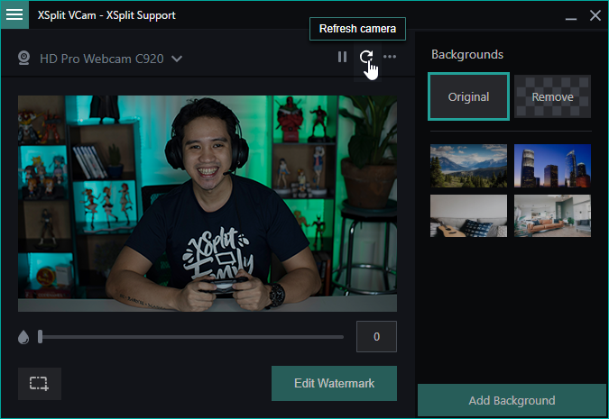 Clicking the Refresh camera icon on XSplit VCam